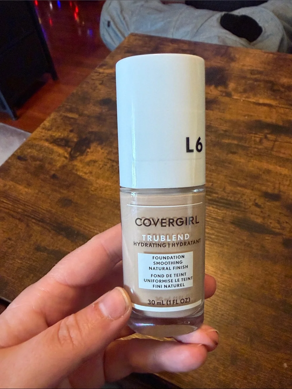 COVERGIRL TruBlend Hydrating Foundation — Light Beige (L6)